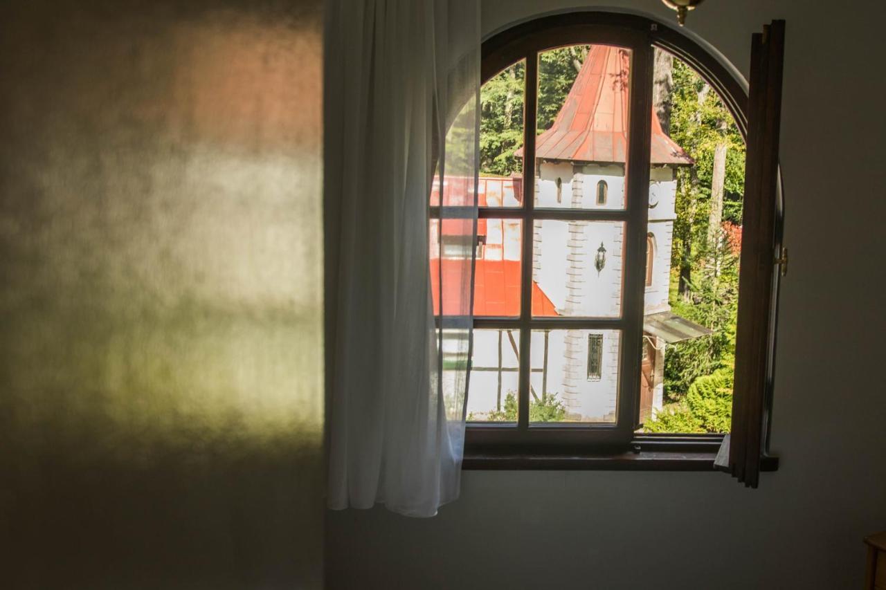Hotel Daria Dworek Mysliwski Лодзь Экстерьер фото