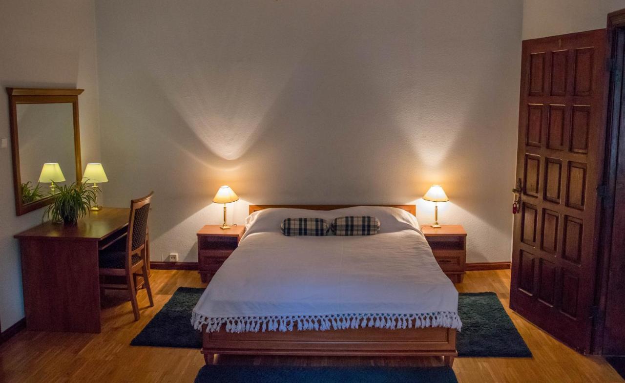 Hotel Daria Dworek Mysliwski Лодзь Экстерьер фото