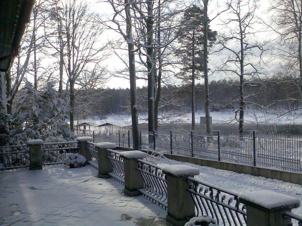 Hotel Daria Dworek Mysliwski Лодзь Экстерьер фото